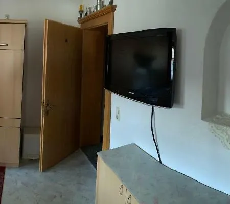Adlers Gastehaus 佩特诺伊阿尔贝格