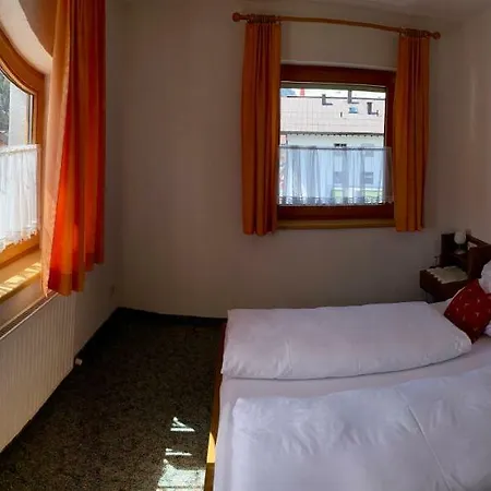 招待所 Adlers Gastehaus