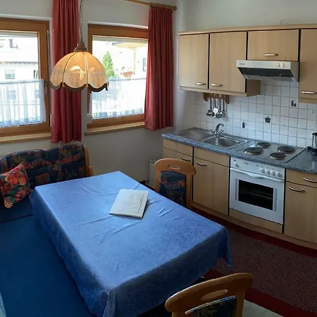 Adlers Gastehaus 佩特诺伊阿尔贝格